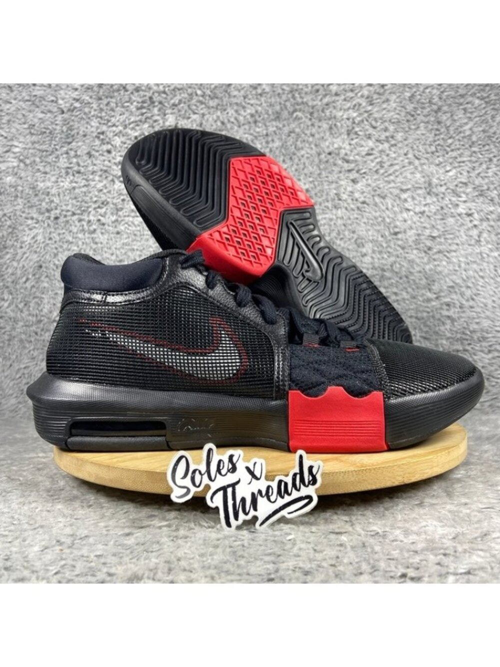Nike LeBron Witness 8 Black University Red Size 10 Men FB2239-005